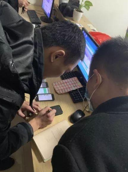 美女少妇黄色在线视频,揭秘美女少妇的私密世界  第2张