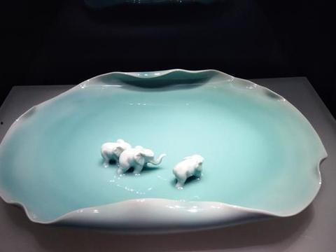 青瓷手机在线视频,一窥古代青瓷之美，尽享现代科技魅力  第2张